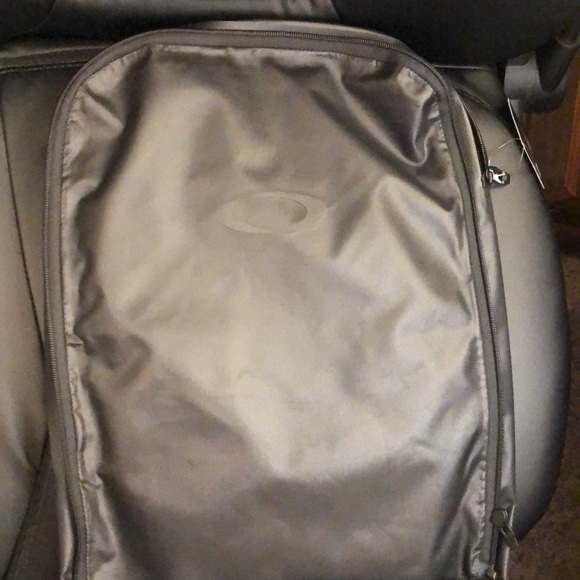 Oakley Bags Oakley Twoface System Zip In Backpack Poshmark Oakley Bags Oakley Twoface System Zip In Backpack Poshmark
